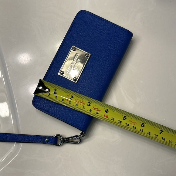 ⭐️⭐️ Women’s pebble leather Michael Kors wallet. Brand new condition. - Picture 11 of 12